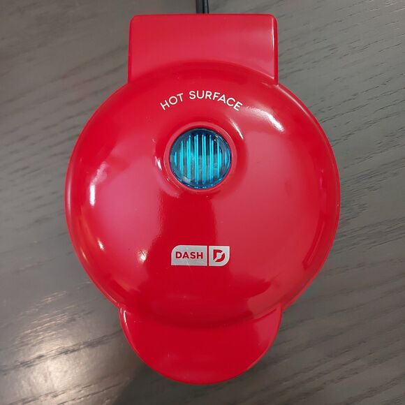 DASH Mini Maker for Individual Waffles Hash Browns Non-Stick 4 in Red - Picture 3 of 9